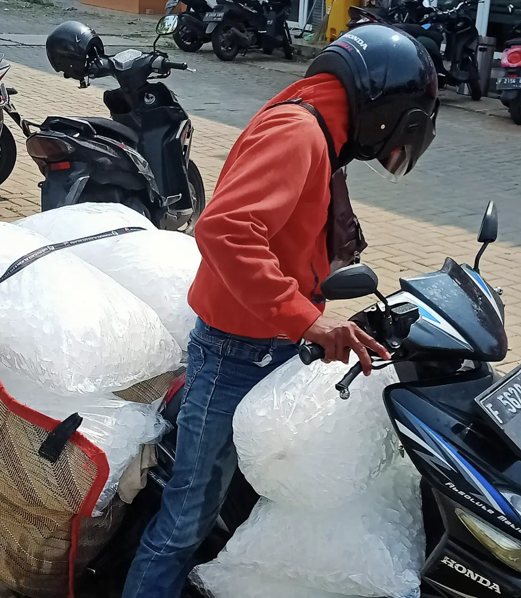 Es Kristal untuk kafe dan restoran